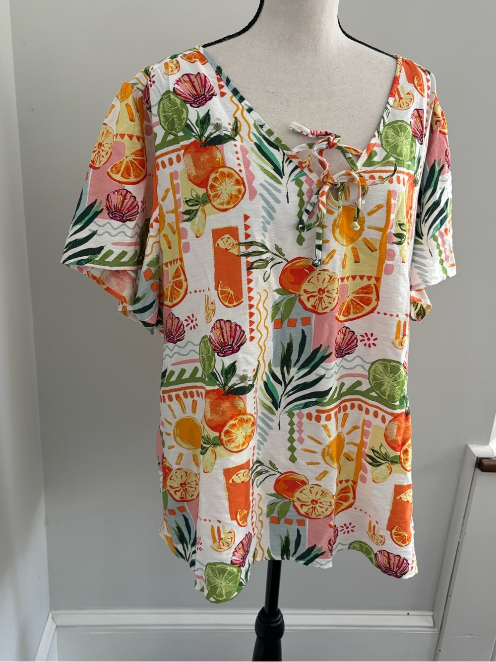 Kate and Lily White Floral Blouse with Multicolor Accents - Picture 2 of 10